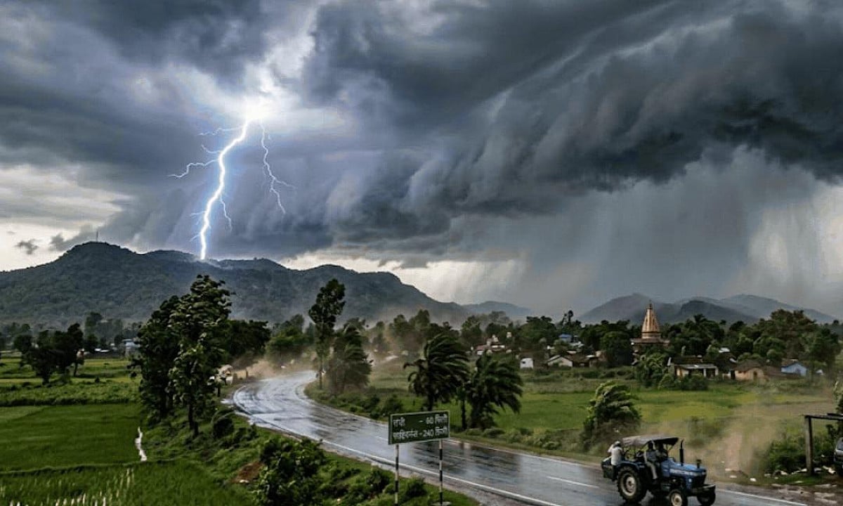 Weather Alert: आज भी झारखंड के कई जिलों में होगी झमाझम बारिश, तेज हवा को लेकर अलर्ट