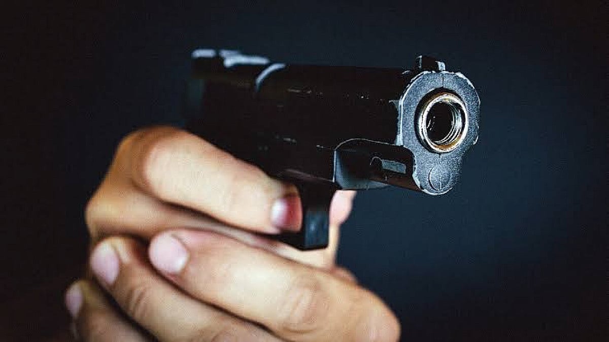 पलामू में तिलक समारोह बना जंग का मैदान! फायरिंग में दो लोग घायल