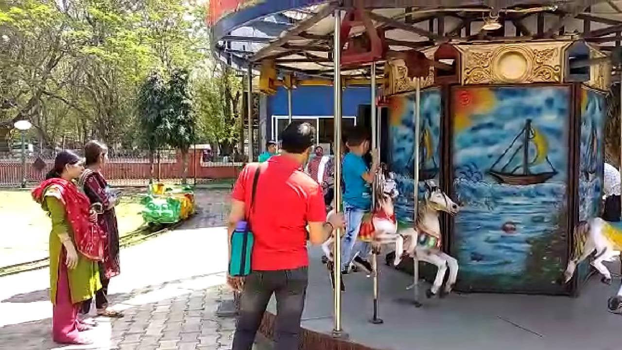 बच्चों की किलकारियों से गुलजार हुआ निक्को जुबली पार्क, झूले से बोटिंग तक की फुल मस्ती