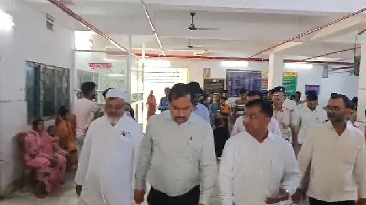 साहिबगंज में डीसी ने किया अस्पताल का औचक निरीक्षण, अधिकारियों को लगाई फटकार