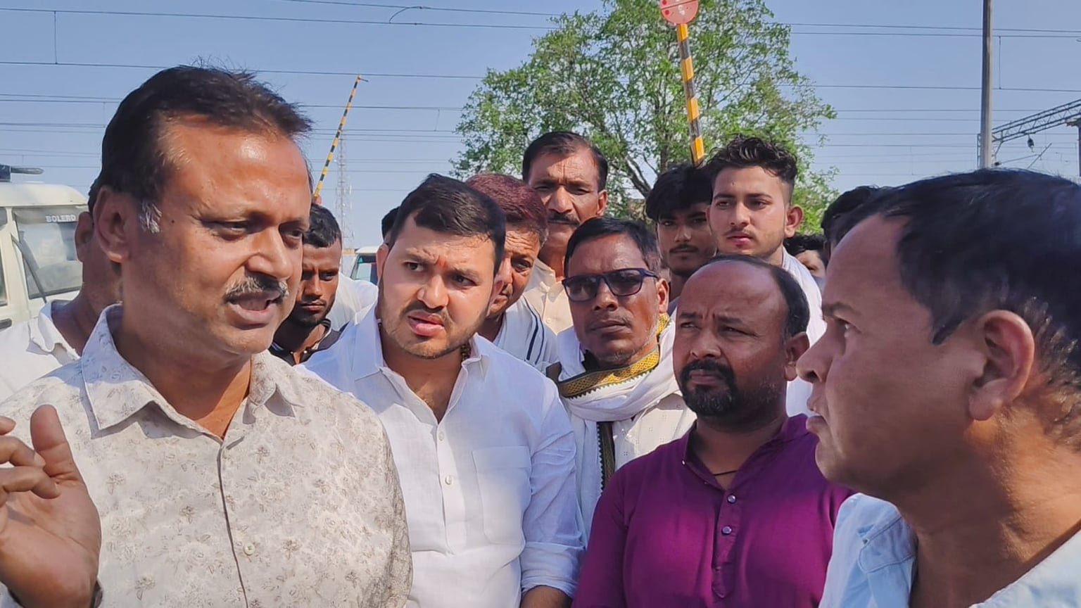 हैदरनगर रेलवे क्रॉसिंग का खत्म होगा जाम, मंडल अभियंता ने किया निरीक्षण