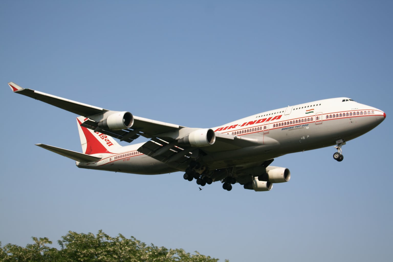 Air India की फ्लाइट टिकट हुई महंगी! जानिए कितना बढ़ा किराया