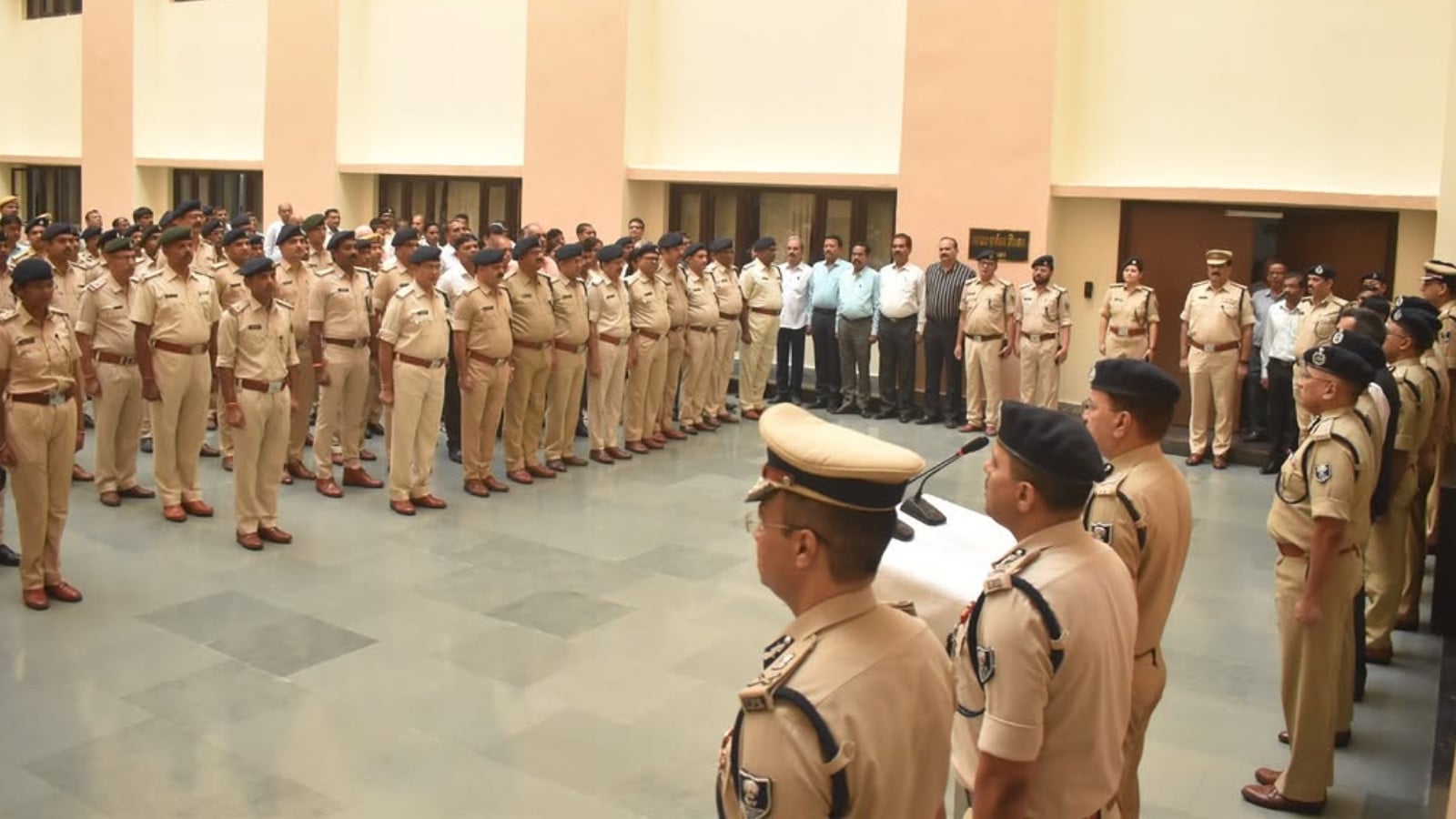 ड्रीम जॉब अलर्ट! बिहार पुलिस में इन पदों पर निकली है भर्ती, ऐसे पाएं नौकरी