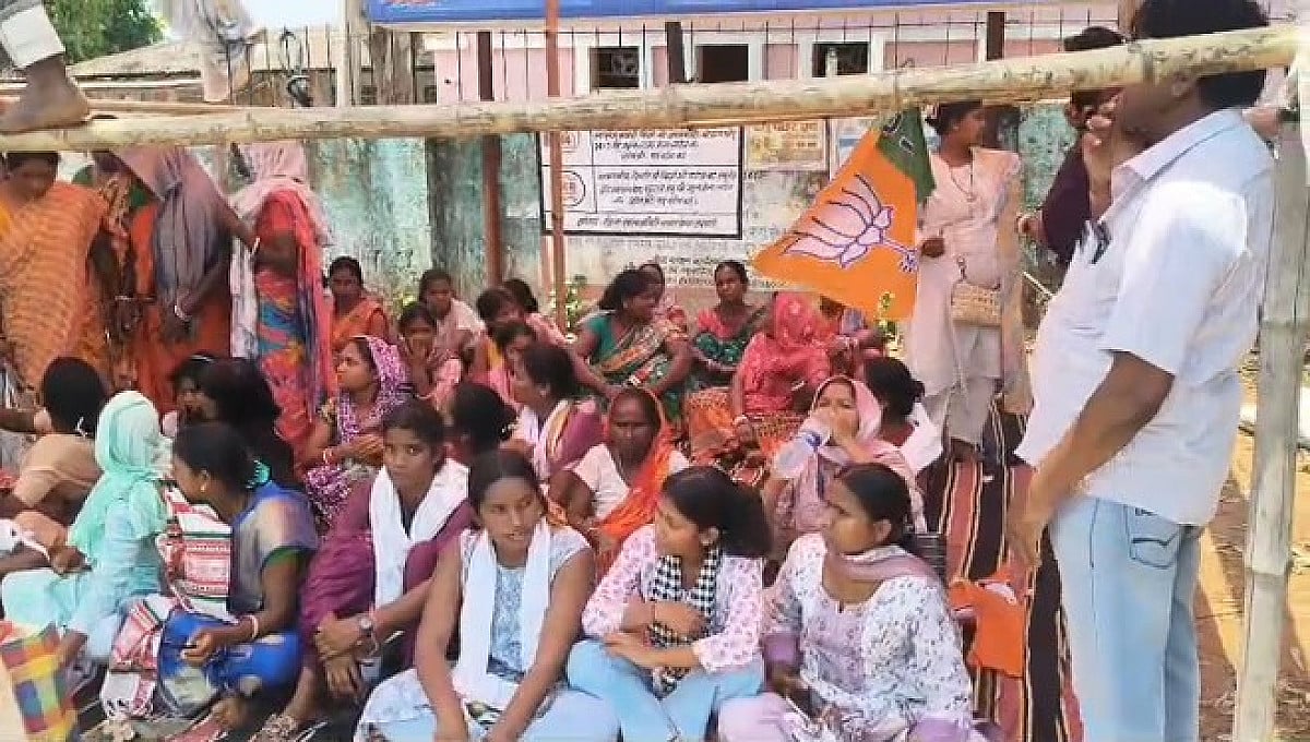 सरायकेला: राजनगर सीएचसी में जच्चा-बच्चा की मौत से हंगामा, परिवार को बीजेपी का समर्थन, 50 लाख मुआवजा की मांग