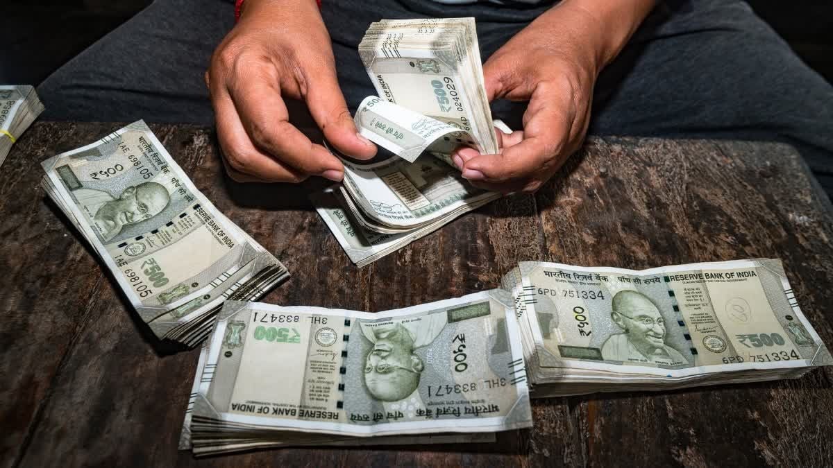 झारखंड में 80 हजार शिक्षक बिना वेतन परेशान, 2 महीने से कर रहे इंतजार, राज्यव्यापी आंदोलन की मिली चेतावनी