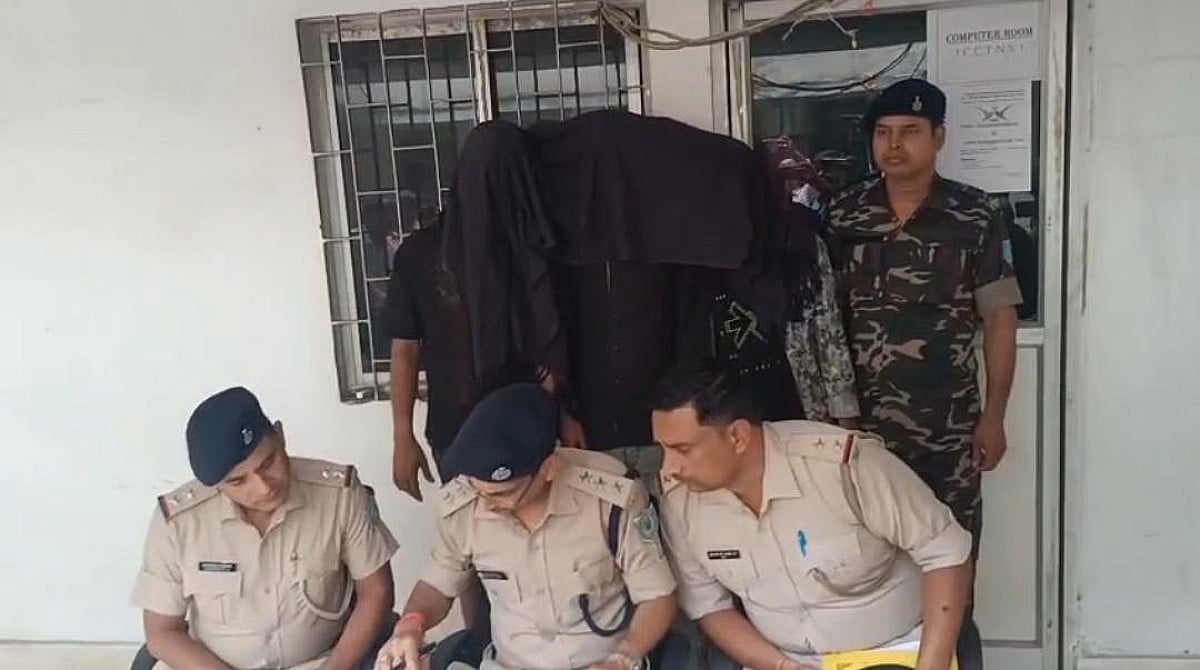 देवघर पुलिस ने लूटकांड का किया उद्भेदन, 3 गिरफ्तार, लूट की रकम बरामद