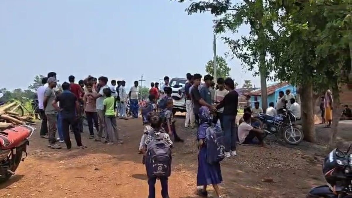 साहिबगंज: बंद मकान में चल रही थी ‘मिनी गन फैक्ट्री’, पुलिस के छापे से मचा हड़कंप, भारी मात्रा में हथियार बरामद