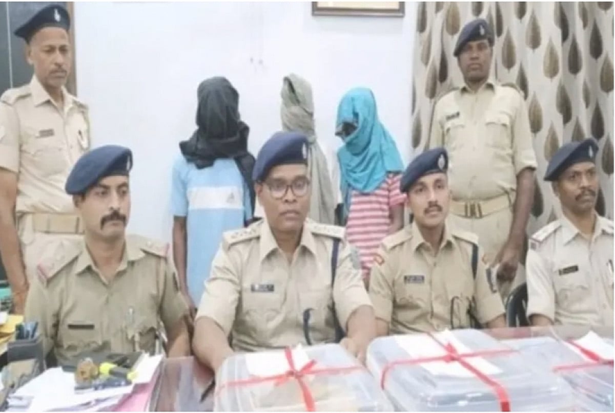 चाईबासा: घर में घुसकर युवती से गैंगरेप, तीन गिरफ्तार