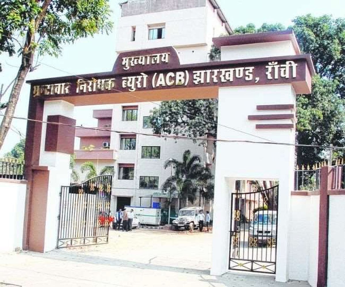 एक साल बाद भी शराब घोटाले में एसीबी की जांच अधूरी, सभी आरोपियों को मिली जमानत