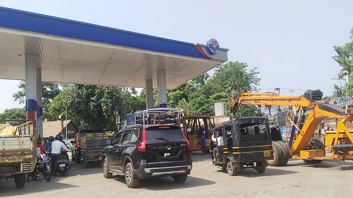 पेट्रोल-डीजल के लिए शहर में मारामारी, सुबह से पंपों पर वाहनों की लंबी कतार