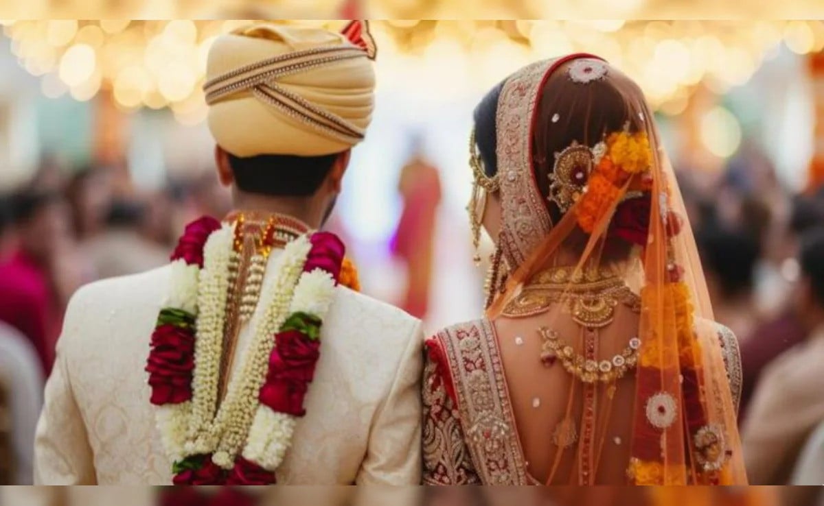 कई सालों तक फोन पर चला प्यार, शादी के मंडप में पहुंचते ही दुल्हन के साथ हो गया बड़ा धोखा