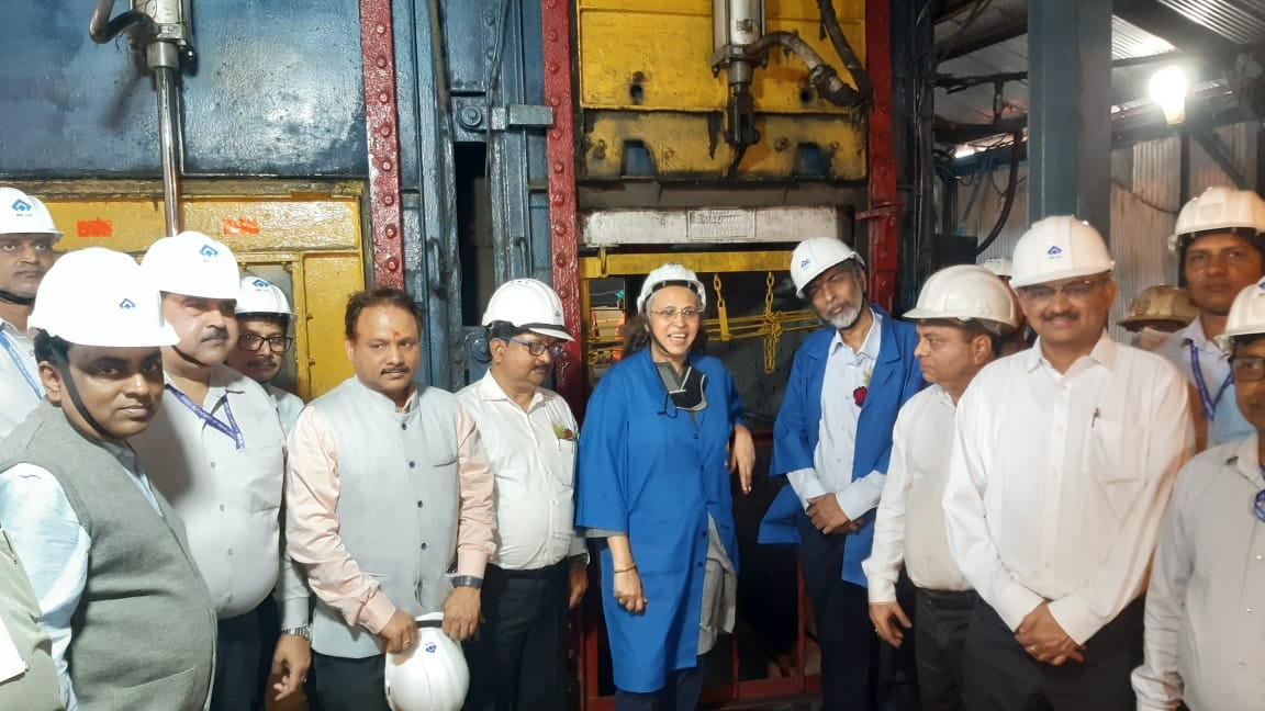 धनबाद : जिस खदान पर अमिताभ बच्चन की फिल्म  कालापत्थर' बनी थी, उसमें उतरी सेल चेयरमैन