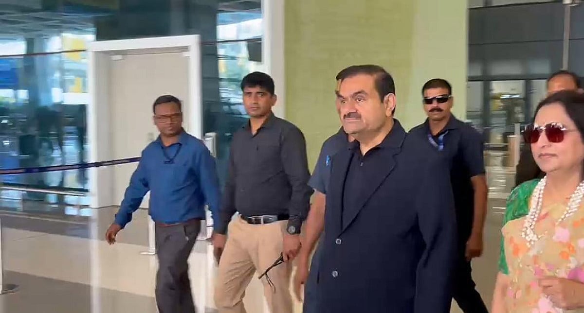 पटना पहुँचे उद्योगपति गौतम अडाणी, छपरा के मस्तीचक में रखेंगे मेगा प्रोजेक्ट की नींव