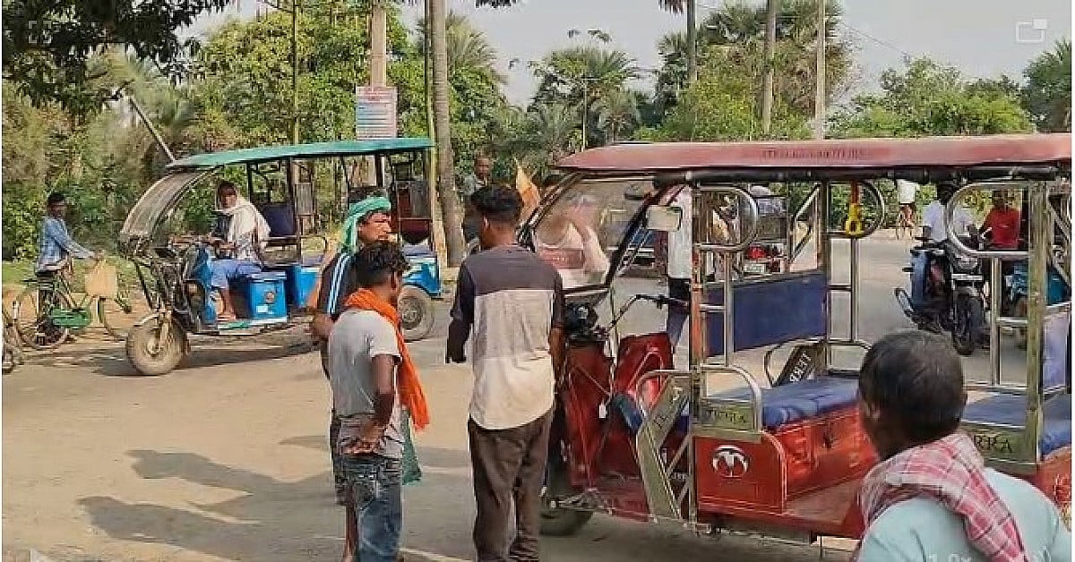 साहिबगंज में हाईवोल्टेज ड्रामा, टोटो किराया बना झगड़े की वजह, नशे में धुत दो युवकों का सड़क पर हंगामा