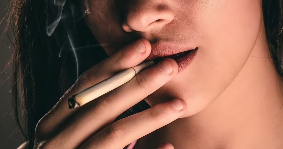 सिगरेट का धुआं बुझा रहा चेहरे का नूर! समय से पहले बेजान हो रही स्किन