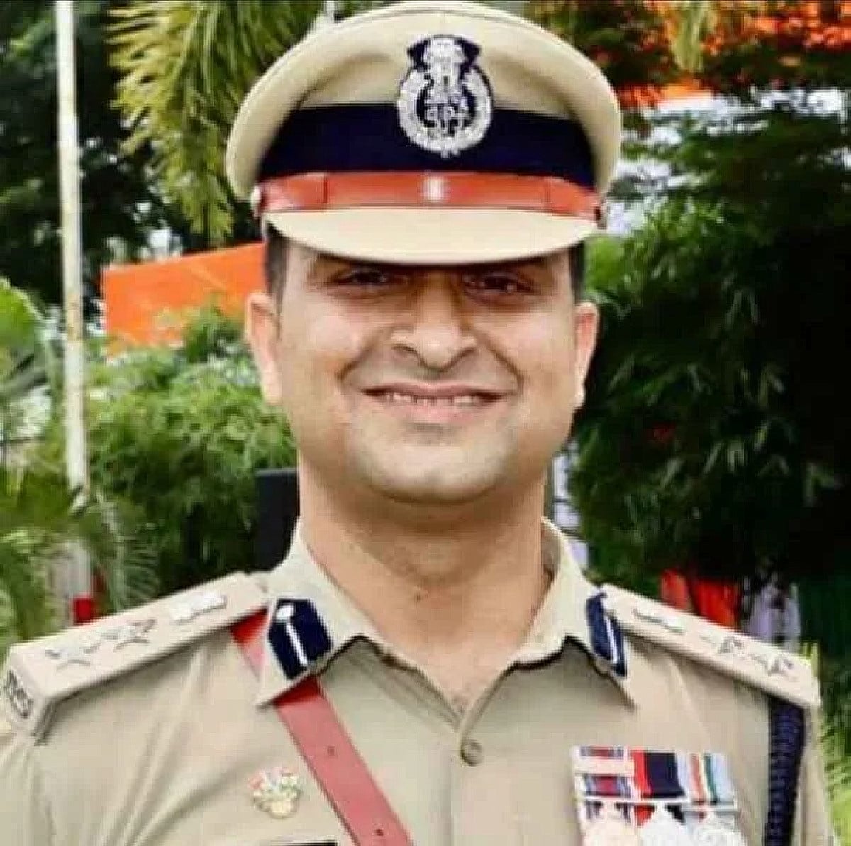 झारखंड के IPS अधिकारी सुरेंद्र कुमार झा बने BSF के DIG, गृह मंत्रालय ने जारी किया आदेश