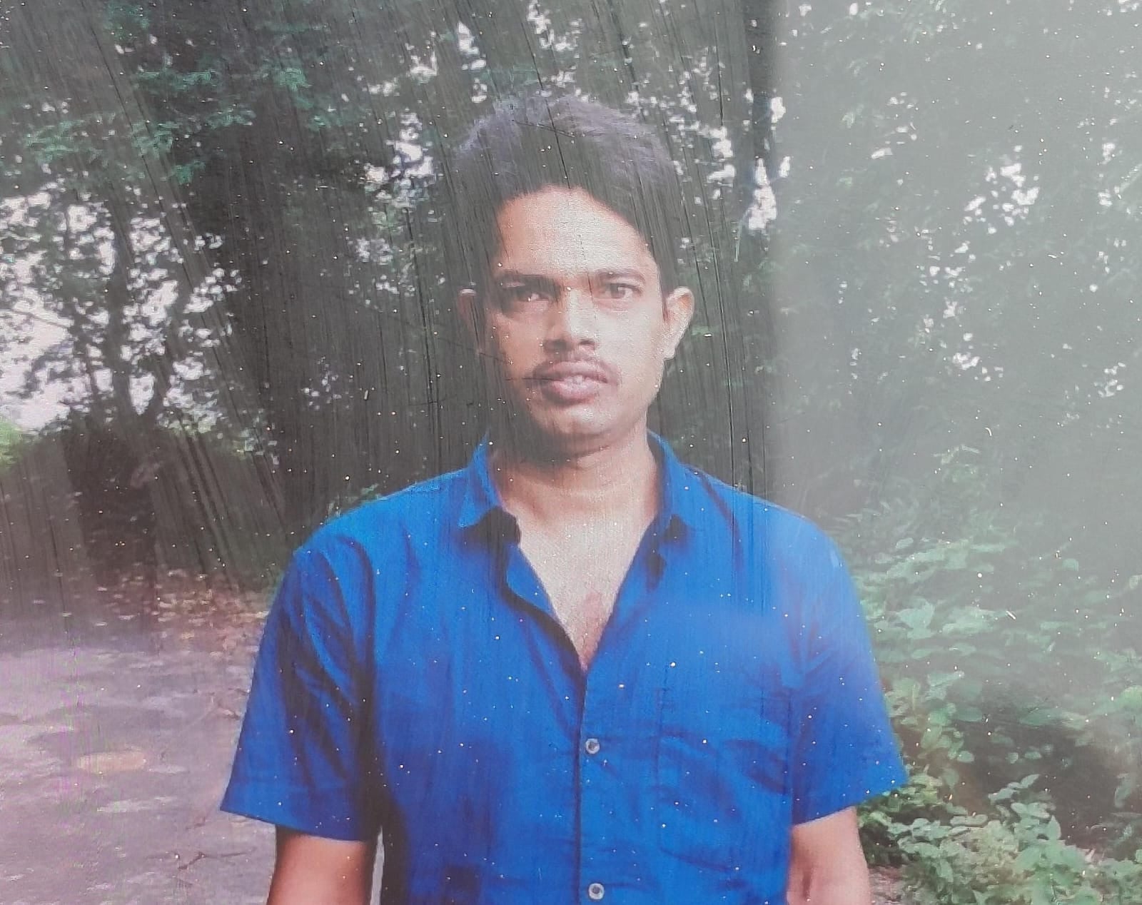 धनबाद के चीरागोड़ा मैदान से 42 वर्षीय व्यक्ति का शव बरामद, परिजनों ने लगाया हत्या का आरोप