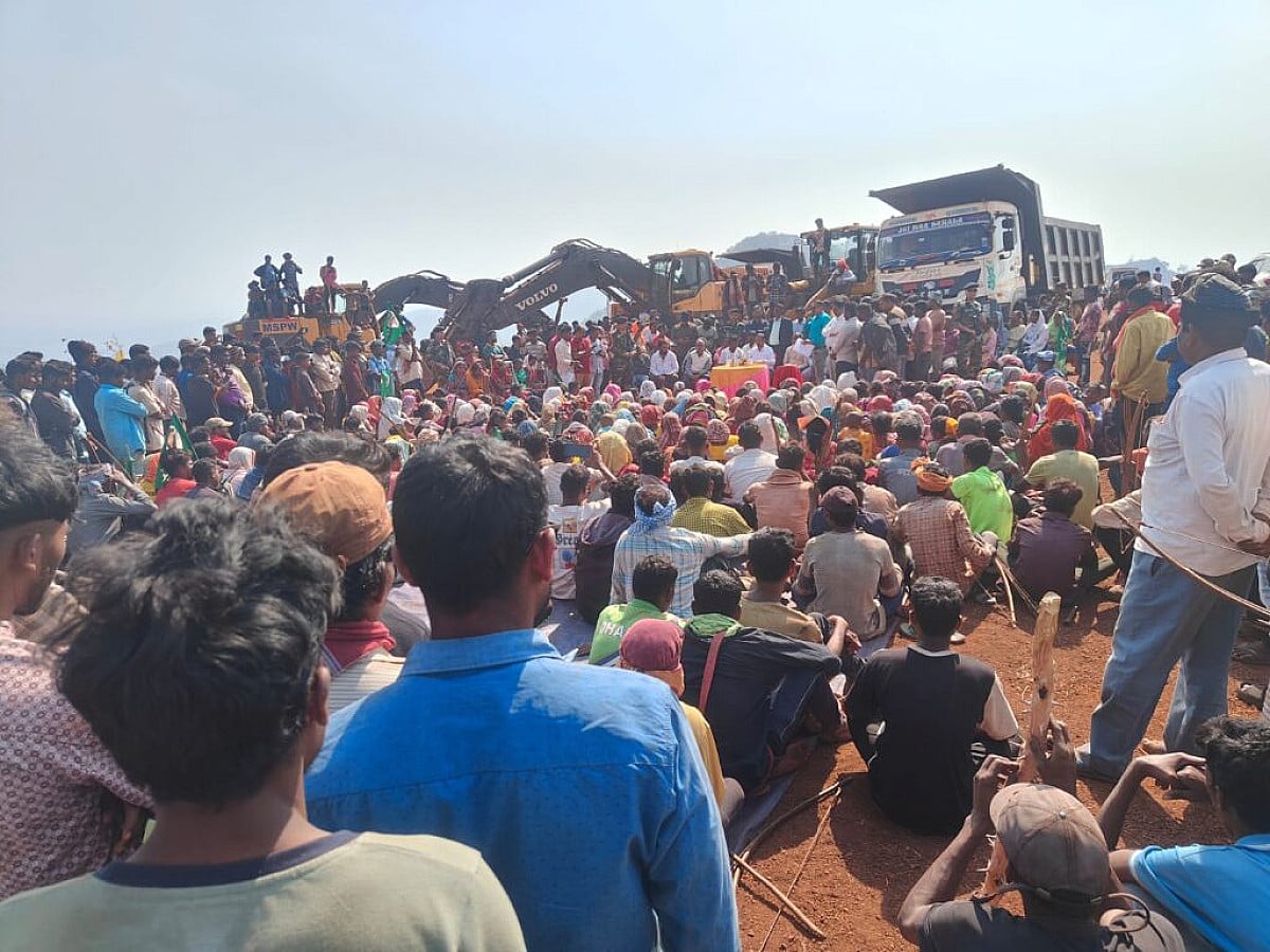 गुवा खदान बंद करने की चेतावनी! स्थानीय रोजगार को लेकर सारंडा में फूटा ग्रामीणों का गुस्सा