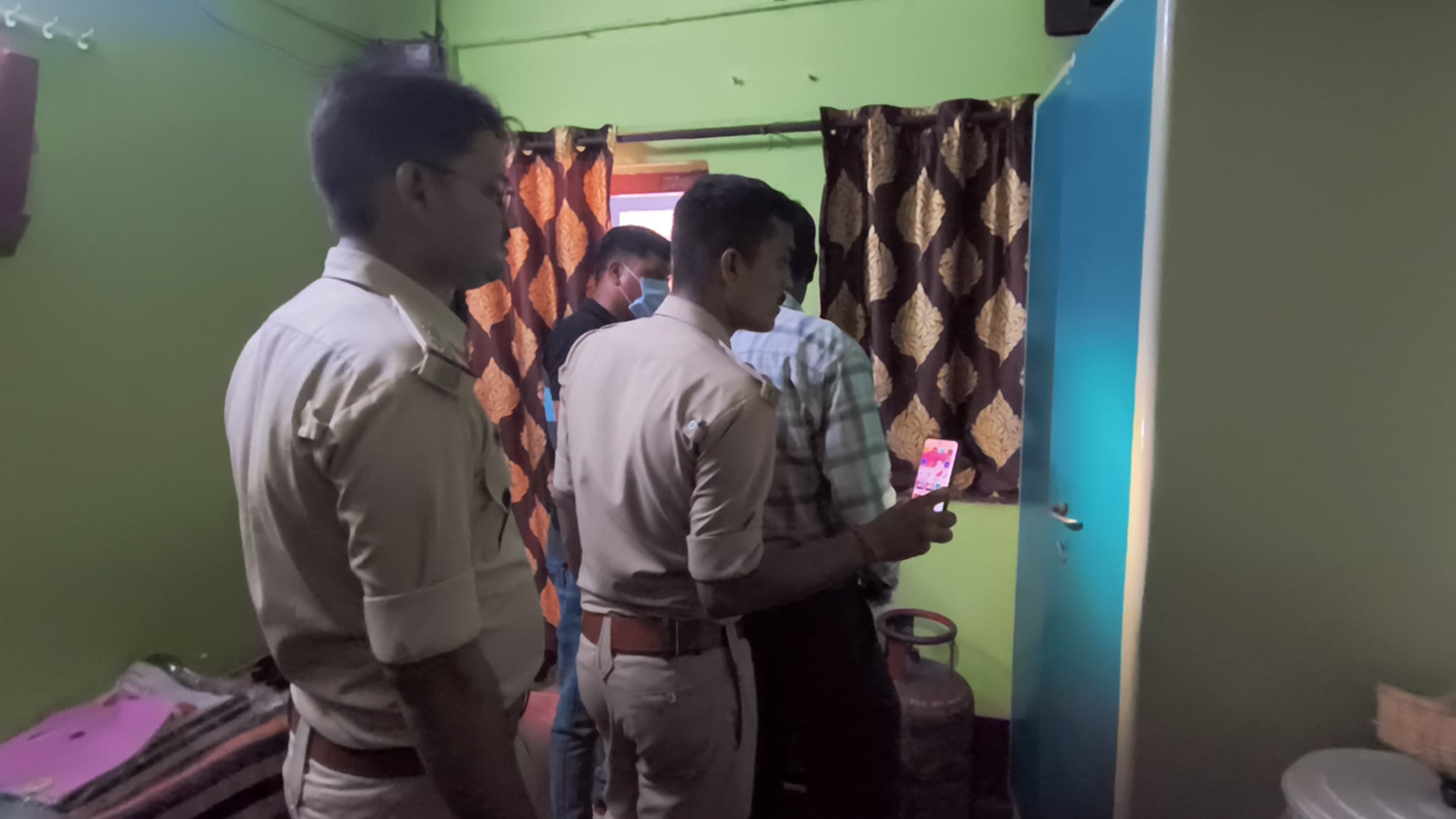 जमशेदपुर में चोर बेखौफ, बंद मकान से लाखों की संपत्ति उड़ाई