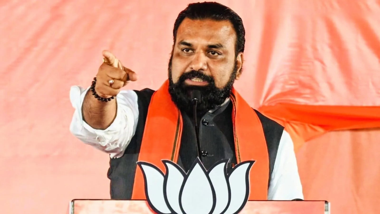 बिहार:  एनडीए सरकार अचानक क्यों आ गई है विपक्षी दलों के निशाने पर,क्या पूछा जा रहा सवाल