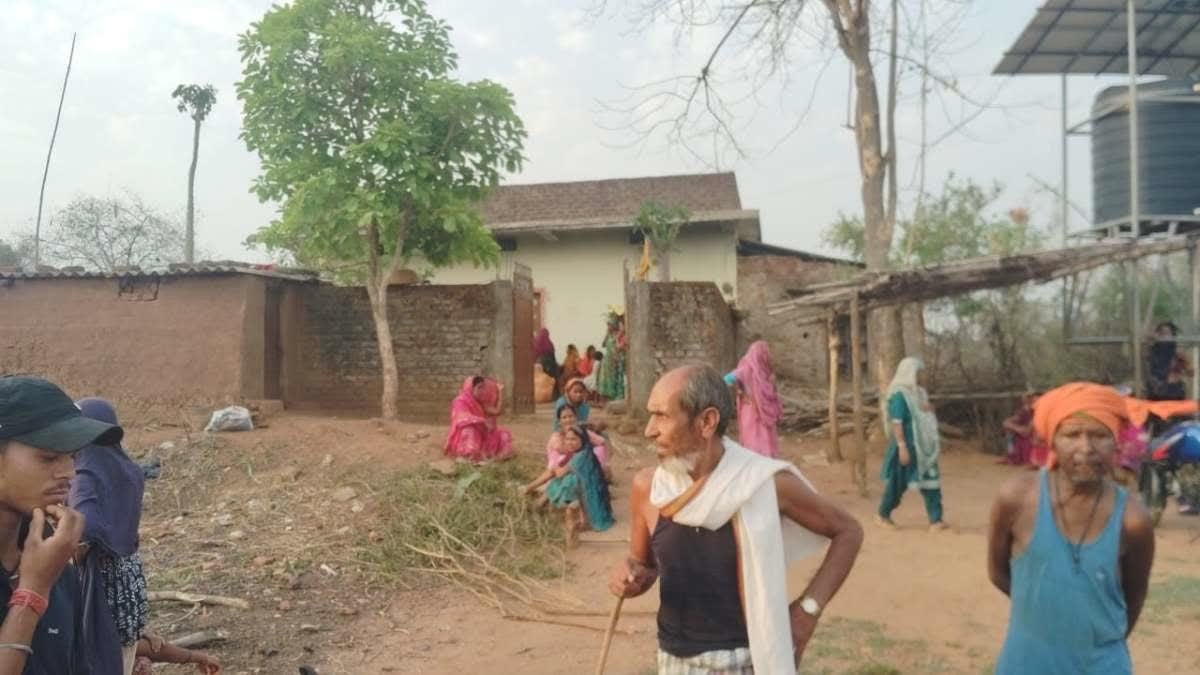 कलयुगी बेटे की खौफनाक करतूत, पिता की डांट से भड़का और कुदाल से वार कर ले ली जान, जानिए कहां का है मामला