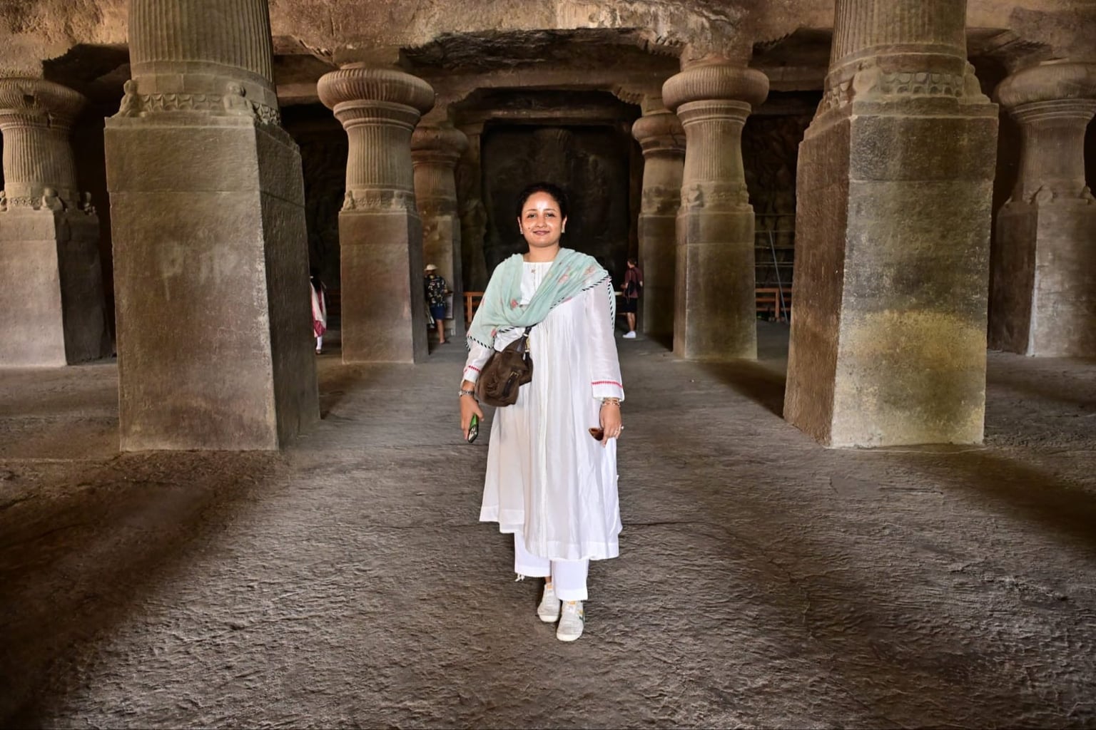 महाराष्ट्र दौरे पर कल्पना सोरेन, एलीफेंटा गुफाओं की भव्यता देख हुईं मंत्रमुग्ध