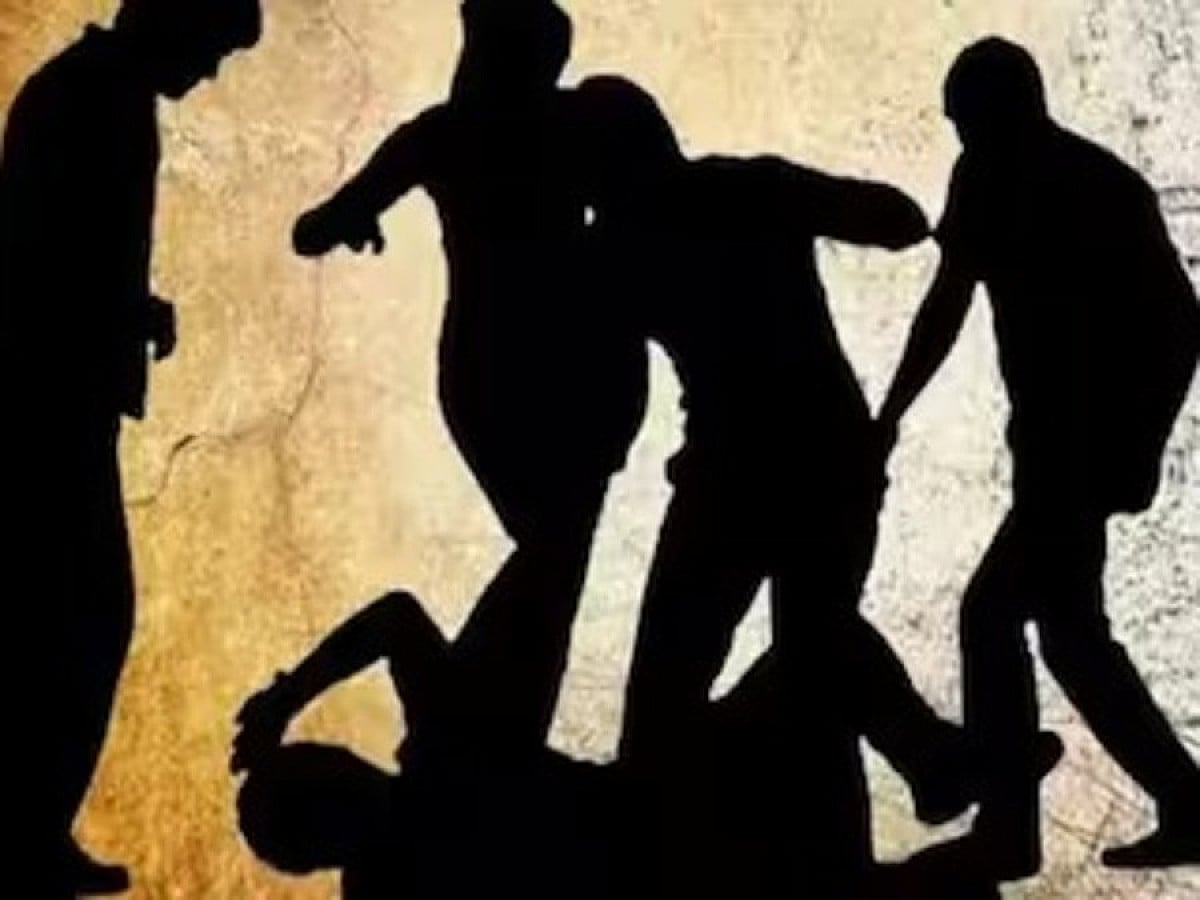 500 रुपये के विवाद ने पकड़ा तूल, दलित चाय दुकानदार संग गाली-गलौज करने वाला पर गिर सकती है गाज