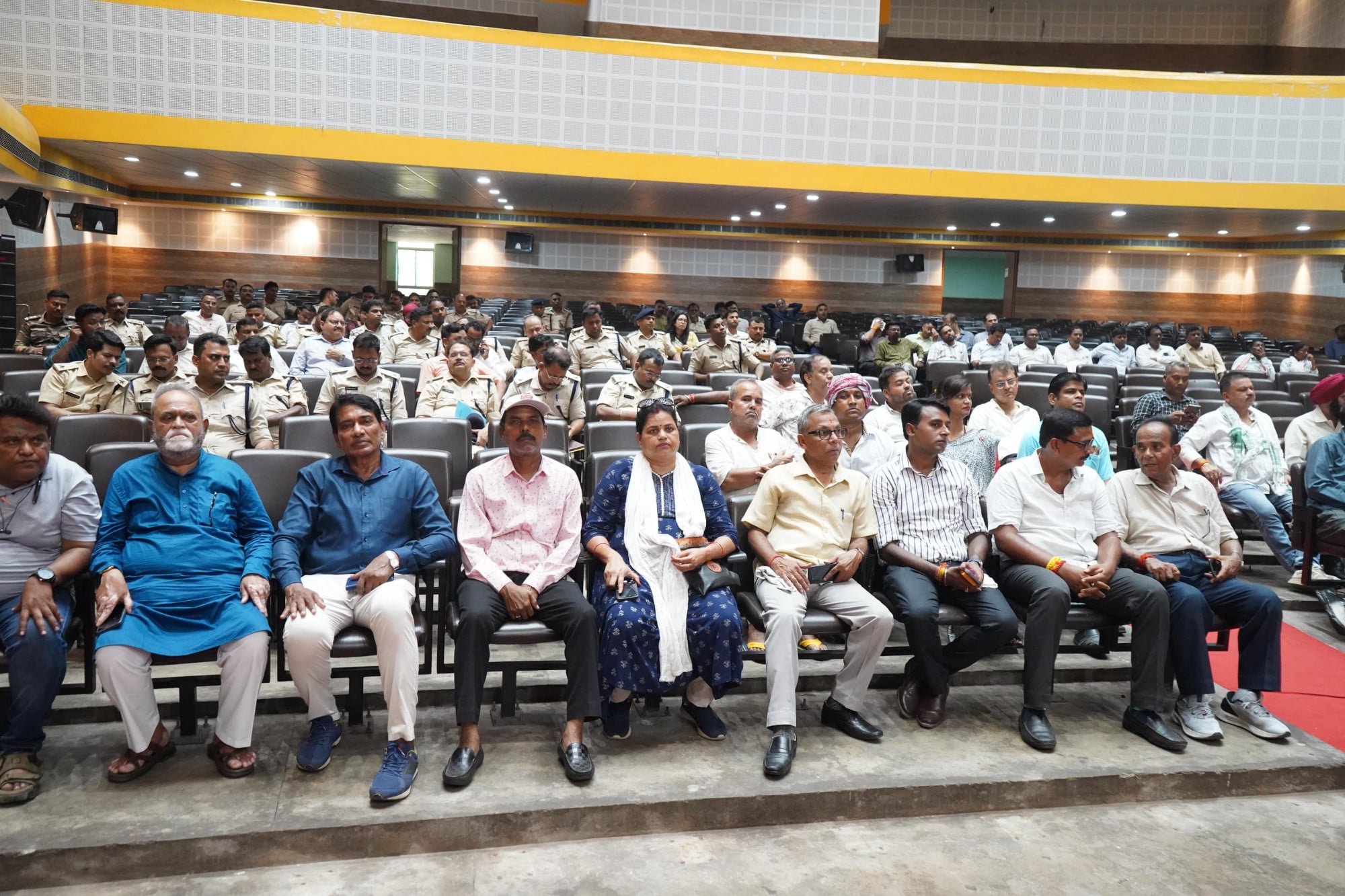 जमशेदपुर में बकरीद को लेकर प्रशासन अलर्ट, शांति समिति की बैठक में सौहार्द और सुरक्षा पर जोर