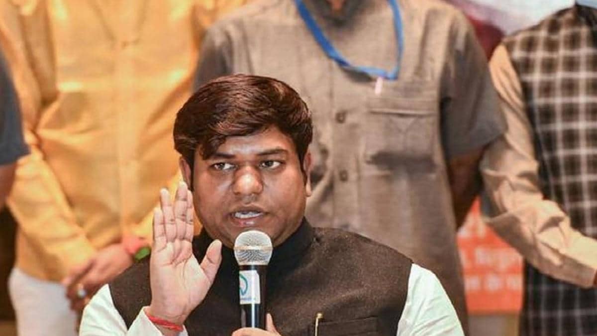 मुकेश सहनी से बीजेपी का शीर्ष नेतृत्व नाराज, हो सकती है मंत्रिमंडल से छुट्टी