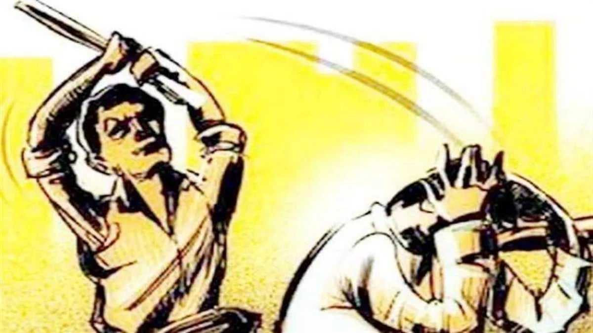 रांची में अपराधियों का आतंक, घर से अगवा कर युवक की बीच मैदान में पिटाई
