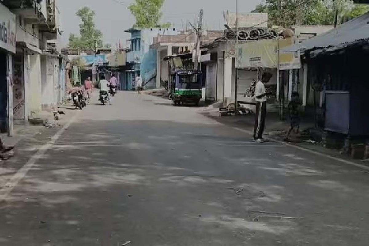 पलामू में किशुनपुर ओपी को पिकेट बनाए जाने पर फूटा लोगों का गुस्सा, बाजार बंद कर व्यवसायियों ने दी आंदोलन की चेतावनी
