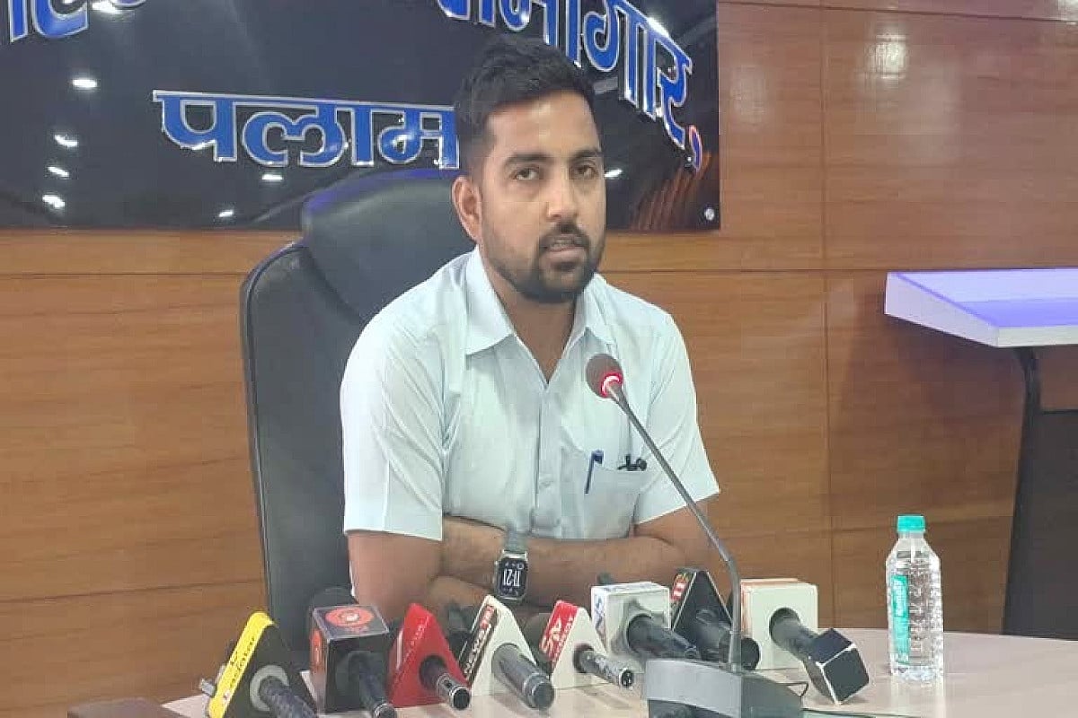 सावधान! पलामू DC के नाम पर बना फर्जी अकाउंट, लोगों से मांगे जा रहे पैसे