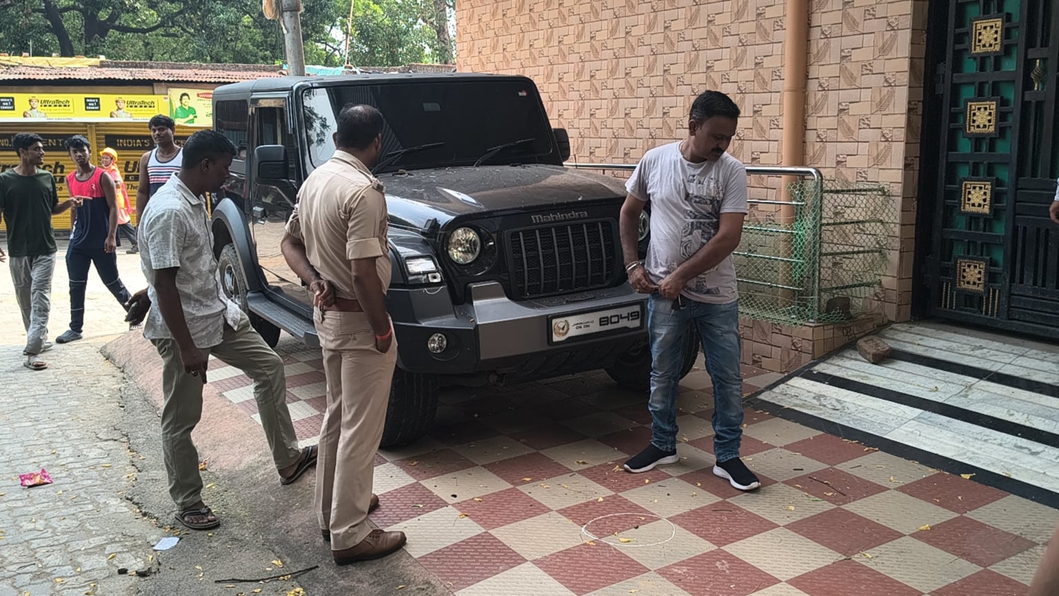 जमशेदपुर: गोलमुरी में दोहरी फायरिंग से सनसनी, रंगदारी नहीं देने पर कारोबारी के घर बरसाईं गोलियां