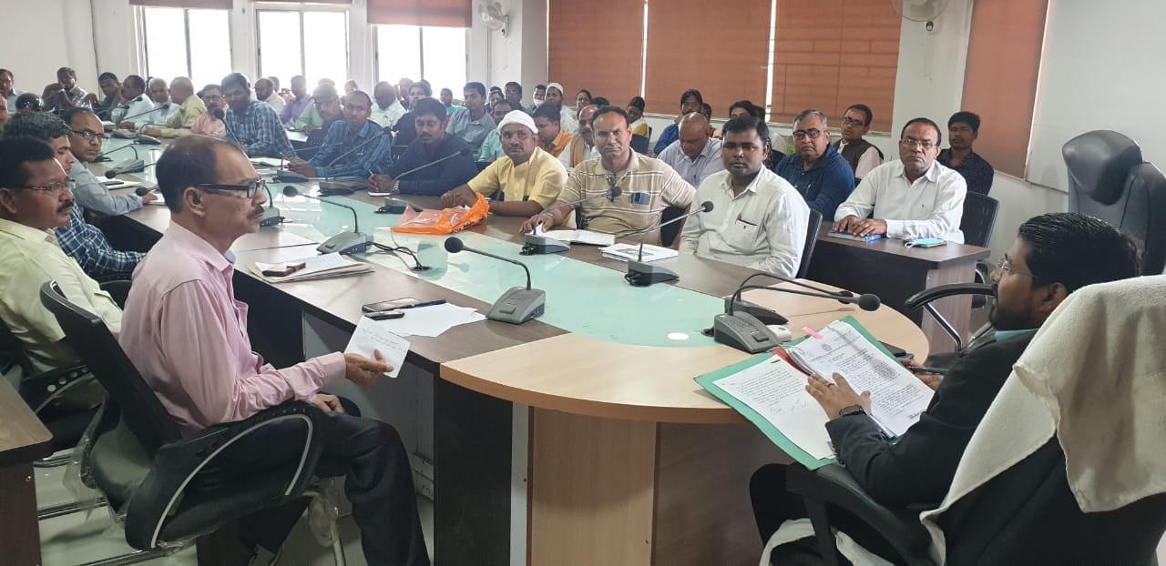 मैट्रिक एवं इंटर परीक्षा 2022: पलामू उपायुक्त ने की कदाचार मुक्त परीक्षा के लिए अधिकारियों के साथ बैठक, दिए कई निर्देश