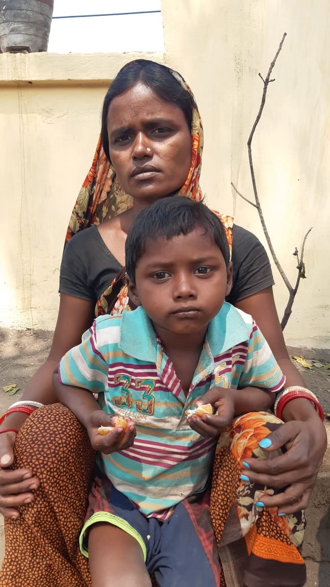 रोचक :  बाप ने बच्चे को जिन्दा दफनाया ,माँ ने चतुराई से बचाया