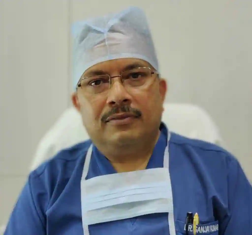 हेल्पलाइन जारी, अब इस नंबर पर ले सकते हैं न्यूरो सर्जन डॉ संजय कुमार से परामर्श