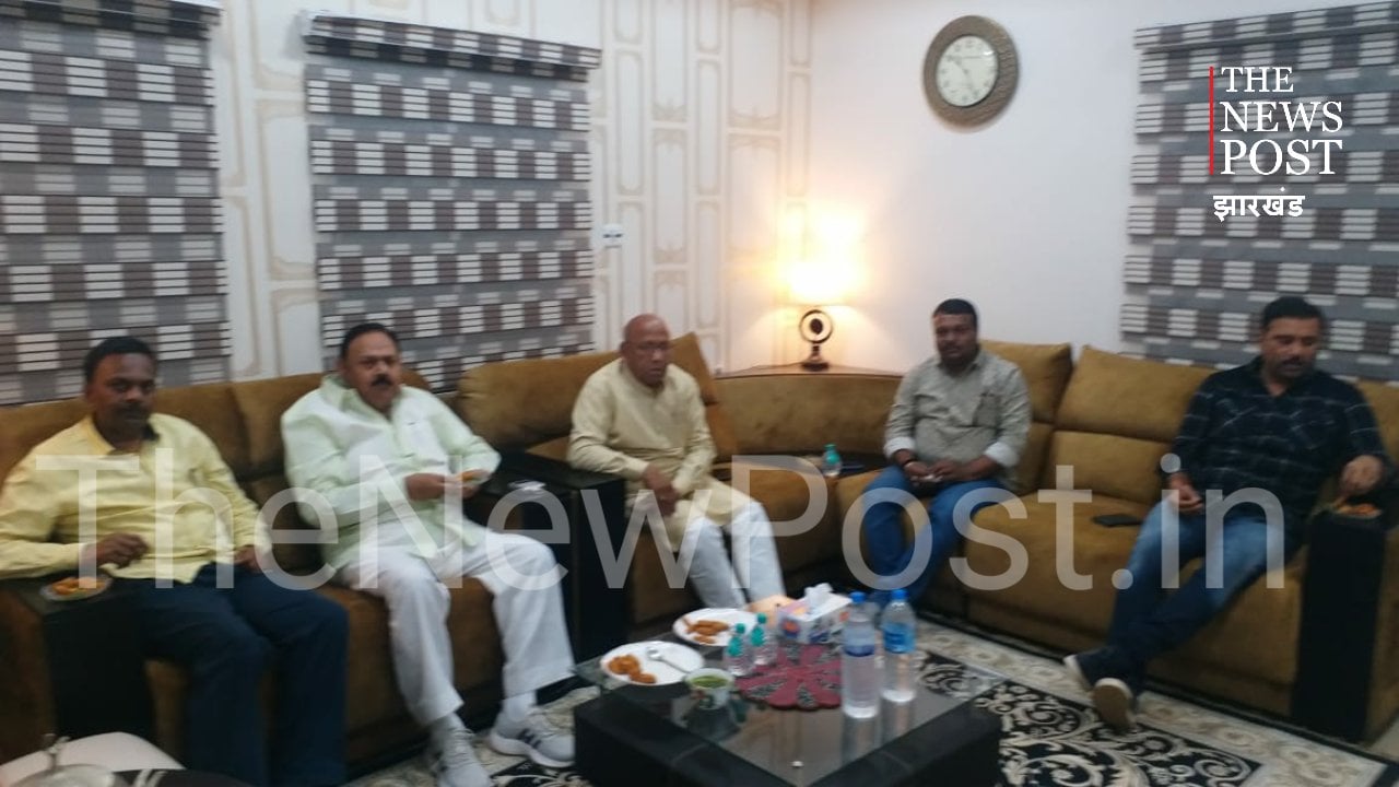 BREAKING: रात में तीसरे मोर्चे की हुई आपात बैठक, सुदेश महतो ने सरकार और विपक्ष दोनों पर बोले हमले