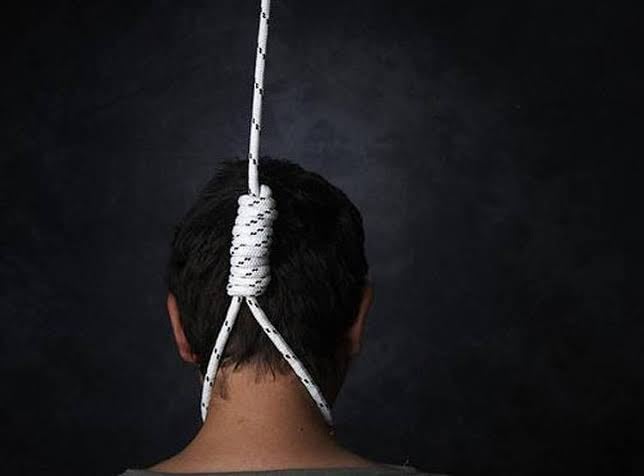 परीक्षा में खराब हुए पेपर तो फांसी लगाकर कर ली आत्महत्या !