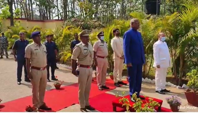राज्यपाल रमेश बैस पहुंचे नेतरहाट, खूबसूरती का उठाया लुत्फ