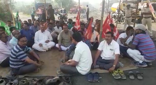 संयुक्त ट्रेड यूनियन के हड़ताल से चितरा कोलयरी में काम-काज ठप्प