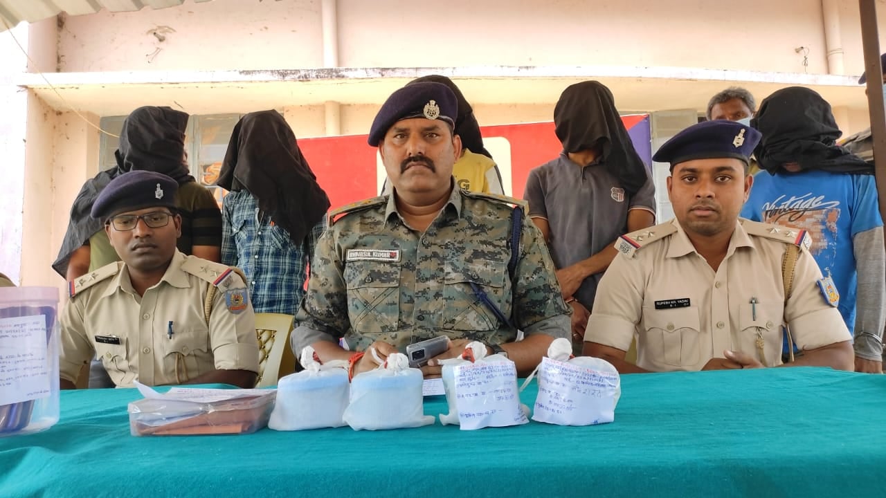 7.5 ग्राम ब्राउन शुगर के साथ 5 अफीम तस्कर गिरफ्तार