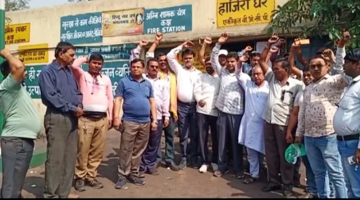 बेरमो और धनबाद कोयलांचल में ट्रेड यूनियनों के हड़ताल से उत्पादन ठप