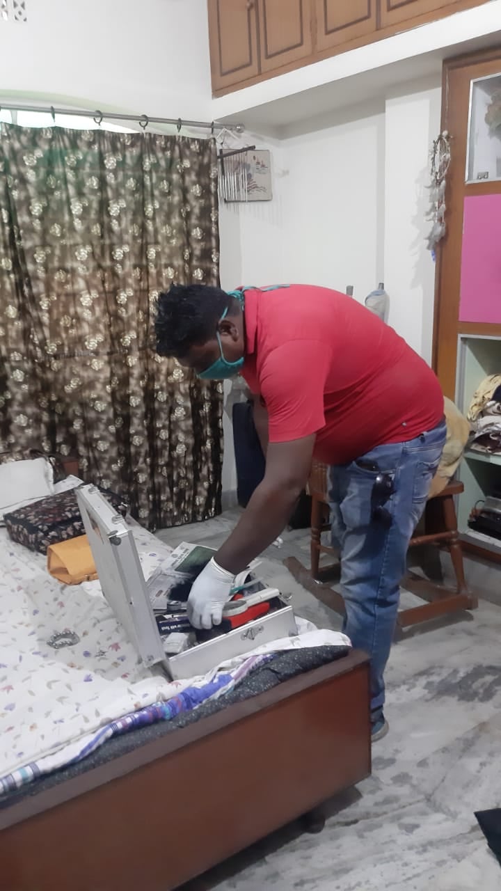 बंदूक की  नोंक पर दो  फ्लैट में भीषण डकैती , इलाके में दहशत