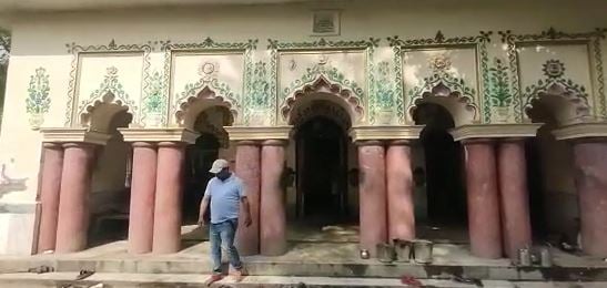 छपरा में अपराधियों ने किया दोहरा पाप, एक तरफ की महंत की हत्या, दूसरी तरफ चुराई भगवान की मूर्तियां