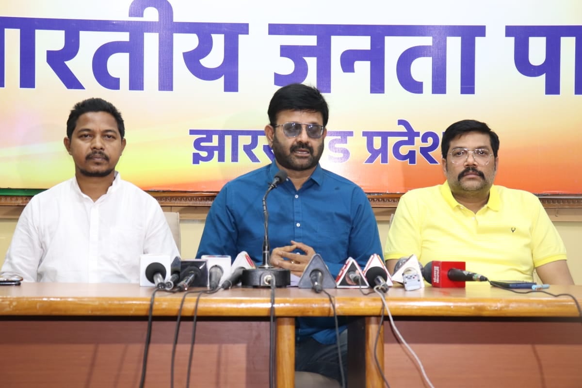 राज्य में 181 एम्बुलेंस सेवा फेल, खाट से ढ़ोए जा रहे मरीज  : प्रतुल शहदेव