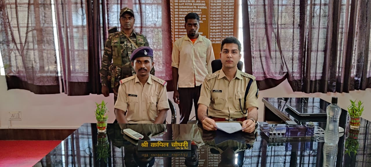 पुलिस की रेकी कर रहा था भाकपा माओवादी संगठन का नक्सली,  धराया