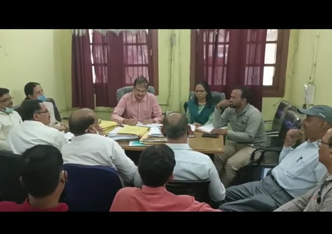 फीस विवाद : स्कूल संचालकों के साथ डीएसई ने की बैठक,  नहीं निकला कोई समाधान