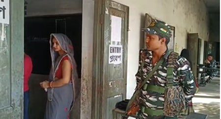 BIG BREAKING  : लातेहार में पुलिस को टार्गेट कर बिछाए बम की चपेट में आई महिला, एक पैर उड़ा, रिम्स रेफर