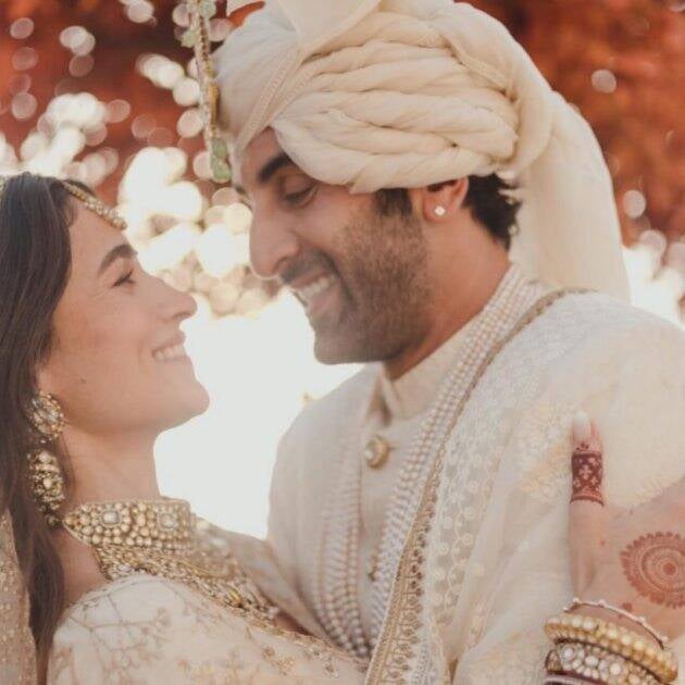 आलिया भट्ट ने शेयर की पति रणबीर कपूर के साथ पहली तस्वीरें