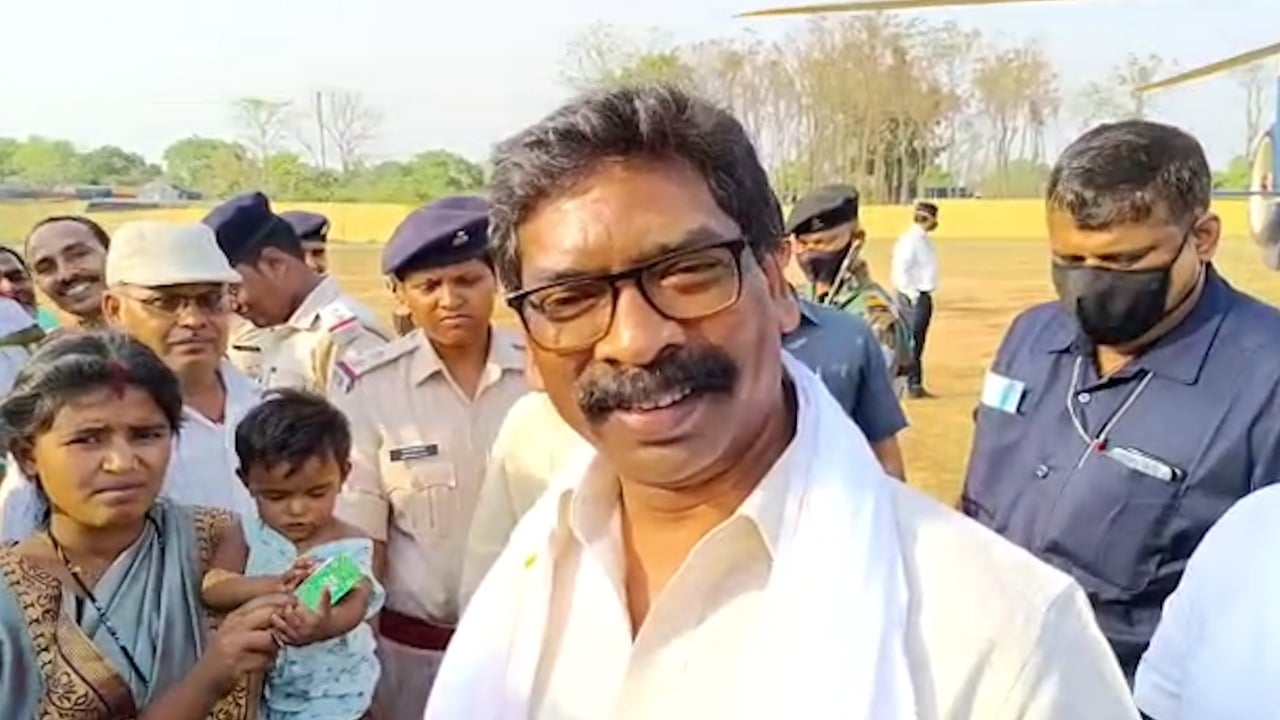 मीडिया के ED जांच सवाल पर भड़के सीएम हेमंत सोरेन, बोले- फोटो कॉपी मशीन मत बनिए